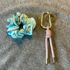 Lululemon hair tie & key chain!❤️